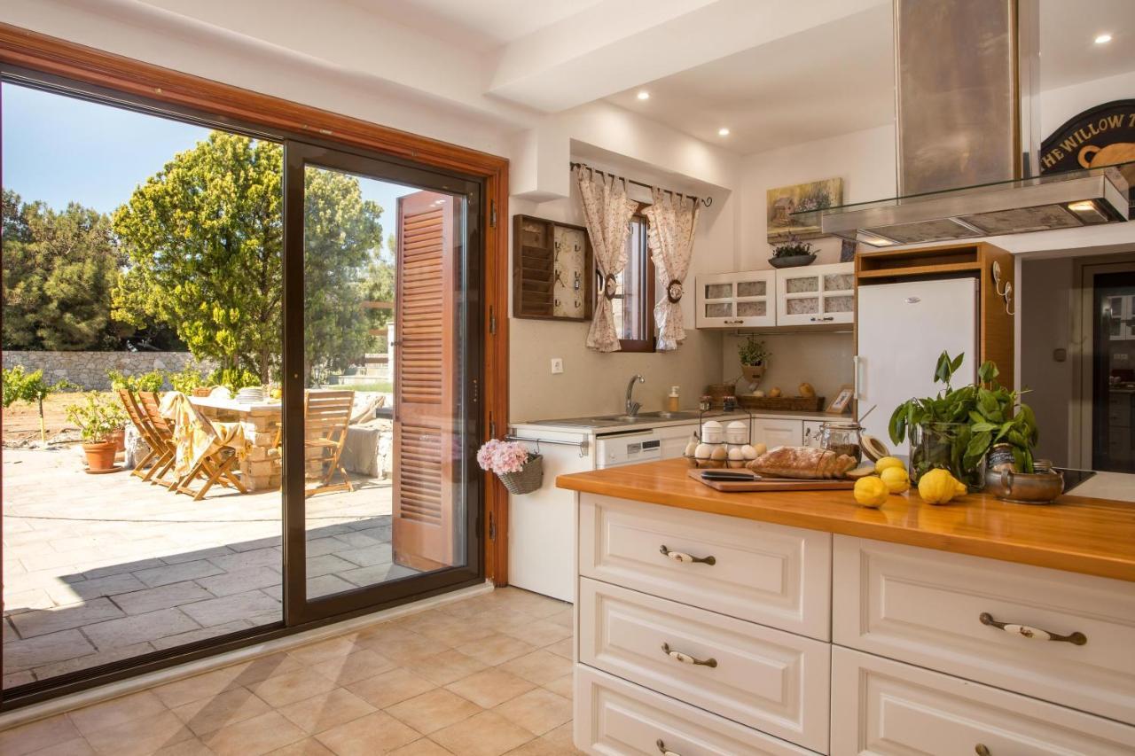Emarmene With Private Pool Near Rhodes Town & Airport Semesterbostad Koskinou (Rhodes)